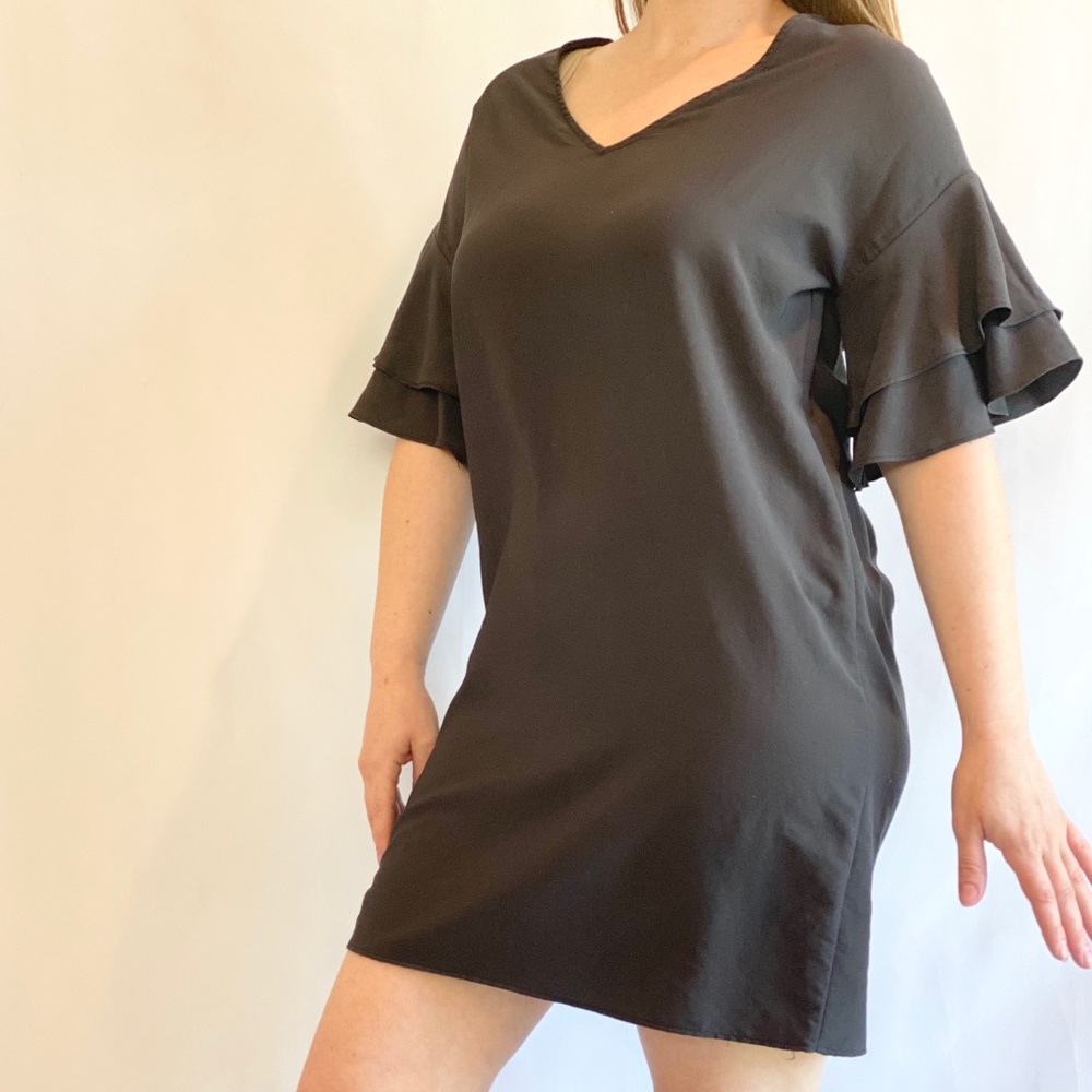Everly- Ruffle Sleeve Dress